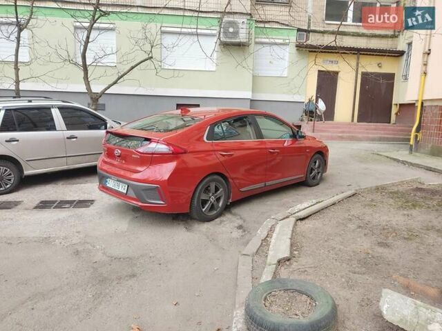 Червоний Хендай Ioniq, об'ємом двигуна 0 л та пробігом 102 тис. км за 15700 $, фото 24 на Automoto.ua