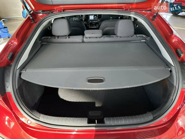 Красный Хендай Ioniq, объемом двигателя 0 л и пробегом 120 тыс. км за 11900 $, фото 13 на Automoto.ua