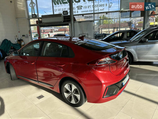 Красный Хендай Ioniq, объемом двигателя 0 л и пробегом 120 тыс. км за 11900 $, фото 4 на Automoto.ua