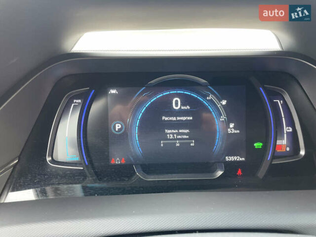 Красный Хендай Ioniq, объемом двигателя 0 л и пробегом 53 тыс. км за 16000 $, фото 25 на Automoto.ua