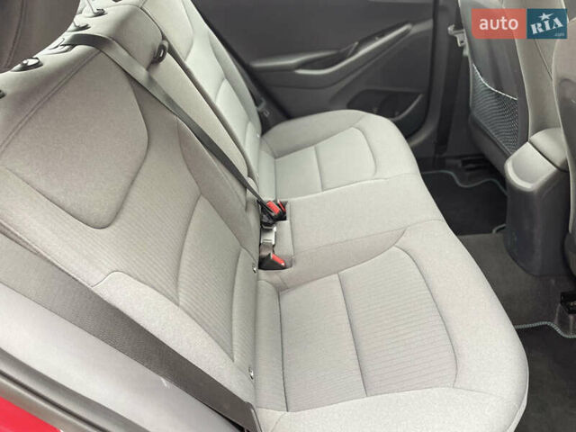 Красный Хендай Ioniq, объемом двигателя 0 л и пробегом 53 тыс. км за 16000 $, фото 20 на Automoto.ua