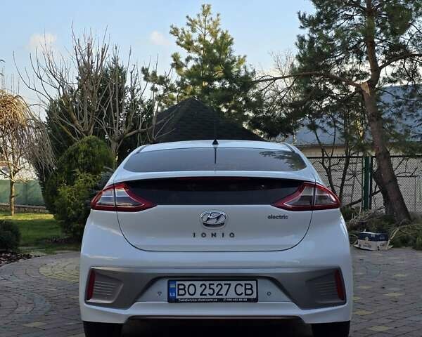 Хендай Ioniq, объемом двигателя 0 л и пробегом 145 тыс. км за 12900 $, фото 4 на Automoto.ua