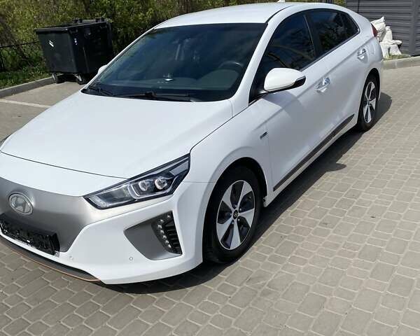 Хендай Ioniq, объемом двигателя 0 л и пробегом 142 тыс. км за 15800 $, фото 5 на Automoto.ua