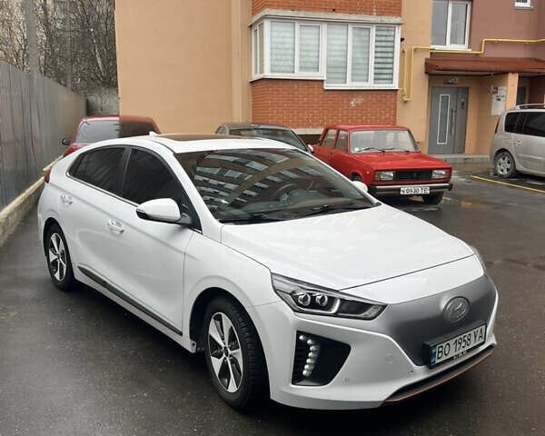 Хендай Ioniq, объемом двигателя 0 л и пробегом 104 тыс. км за 15599 $, фото 10 на Automoto.ua