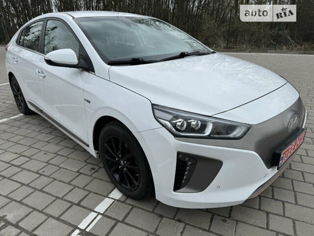 Хендай Ioniq, объемом двигателя 0 л и пробегом 119 тыс. км за 14150 $, фото 1 на Automoto.ua