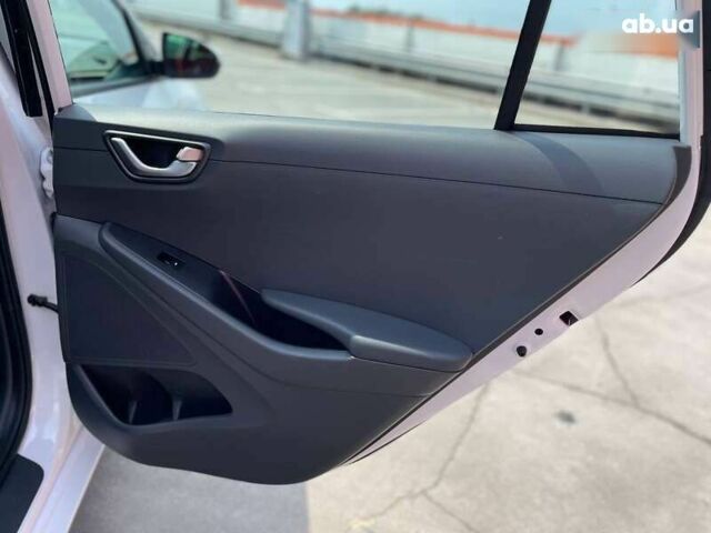 Хендай Ioniq, об'ємом двигуна 0 л та пробігом 158 тис. км за 12900 $, фото 17 на Automoto.ua