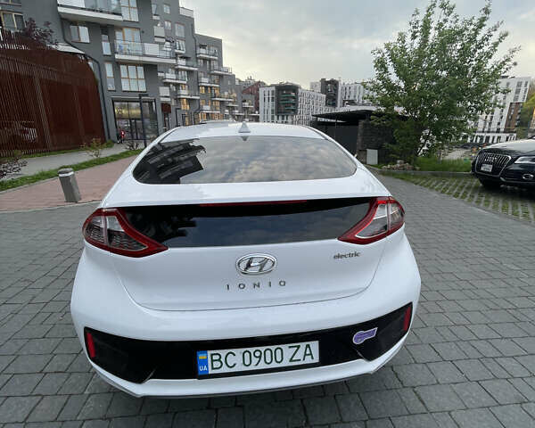 Хендай Ioniq, об'ємом двигуна 0 л та пробігом 39 тис. км за 16500 $, фото 8 на Automoto.ua