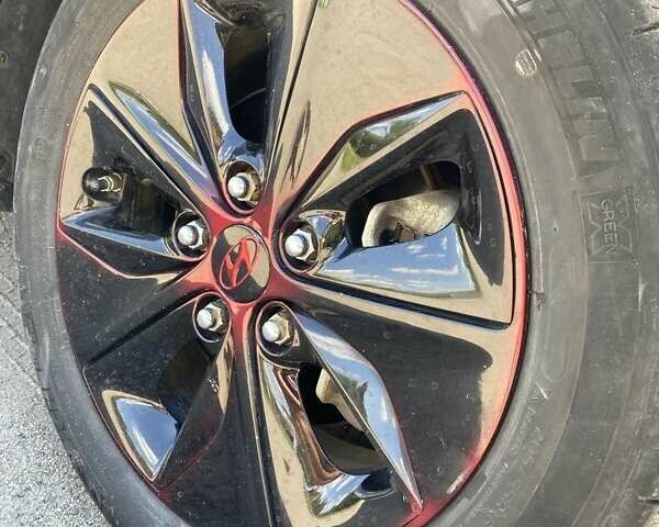 Хендай Ioniq, объемом двигателя 0 л и пробегом 99 тыс. км за 14800 $, фото 11 на Automoto.ua