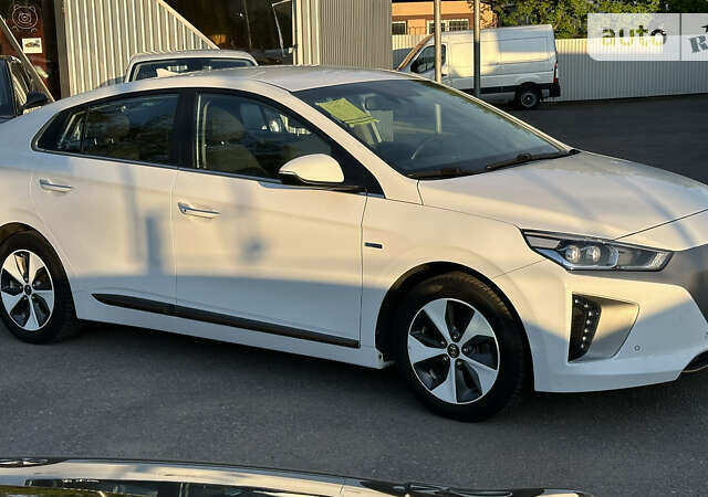 Хендай Ioniq, объемом двигателя 0 л и пробегом 91 тыс. км за 16500 $, фото 6 на Automoto.ua