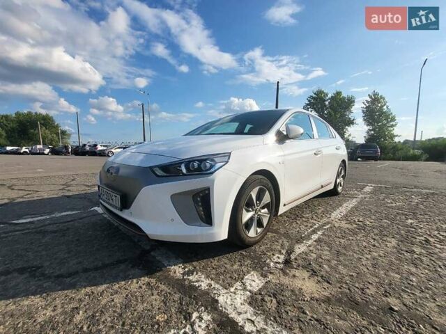 Хендай Ioniq, объемом двигателя 0 л и пробегом 84 тыс. км за 16500 $, фото 2 на Automoto.ua