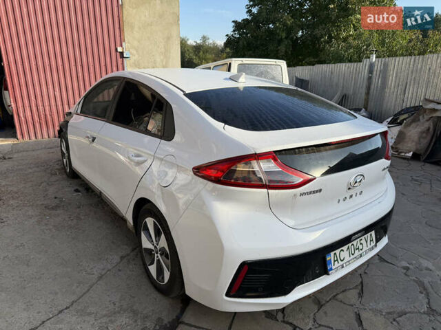 Хендай Ioniq, объемом двигателя 0 л и пробегом 130 тыс. км за 8950 $, фото 2 на Automoto.ua