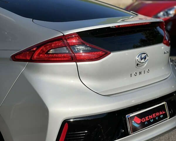 Хендай Ioniq, объемом двигателя 0 л и пробегом 134 тыс. км за 15900 $, фото 14 на Automoto.ua