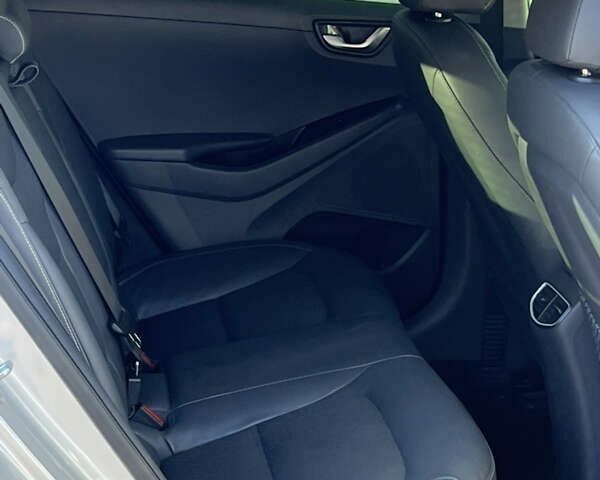 Хендай Ioniq, объемом двигателя 0 л и пробегом 134 тыс. км за 15900 $, фото 24 на Automoto.ua