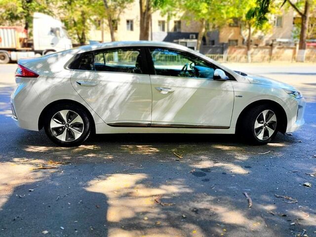 Хендай Ioniq, объемом двигателя 0.11 л и пробегом 232 тыс. км за 10999 $, фото 2 на Automoto.ua