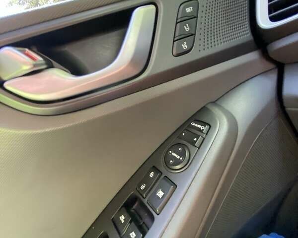 Хендай Ioniq, объемом двигателя 0 л и пробегом 99 тыс. км за 14800 $, фото 3 на Automoto.ua