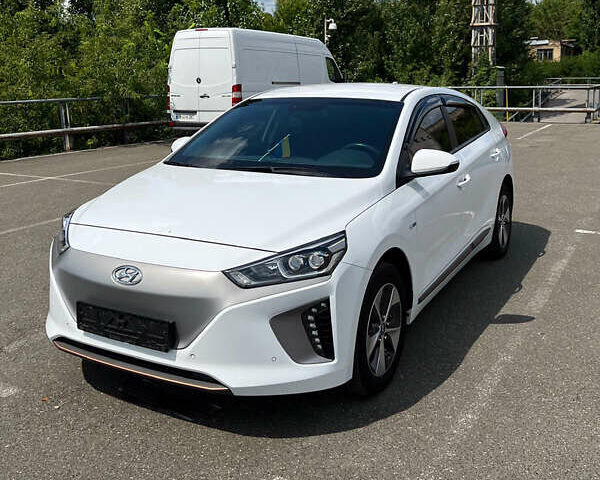 Хендай Ioniq, объемом двигателя 0 л и пробегом 75 тыс. км за 17300 $, фото 3 на Automoto.ua