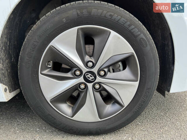 Хендай Ioniq, объемом двигателя 0 л и пробегом 75 тыс. км за 17300 $, фото 10 на Automoto.ua