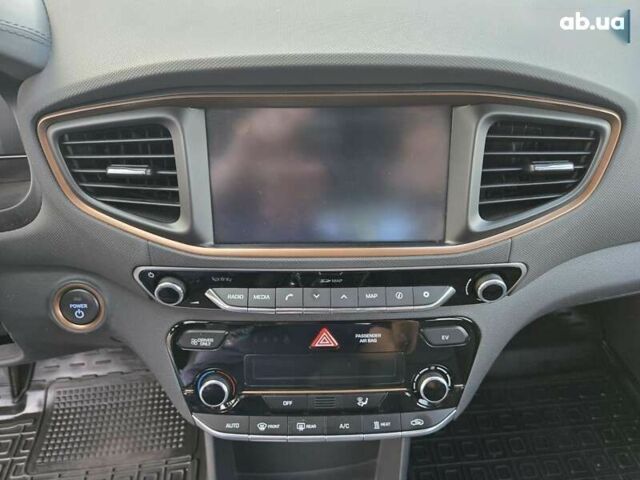 Хендай Ioniq, объемом двигателя 0 л и пробегом 53 тыс. км за 13988 $, фото 25 на Automoto.ua