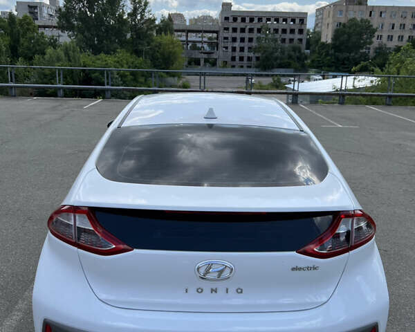 Хендай Ioniq, объемом двигателя 0 л и пробегом 75 тыс. км за 17300 $, фото 6 на Automoto.ua