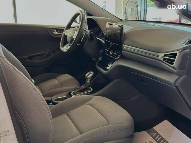 Хендай Ioniq, объемом двигателя 0 л и пробегом 157 тыс. км за 19990 $, фото 12 на Automoto.ua