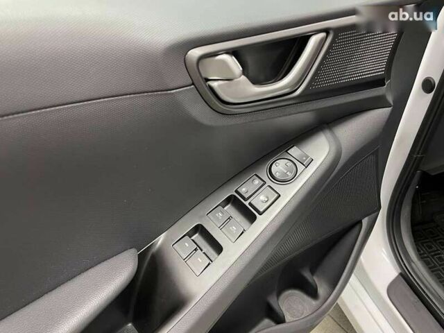 Хендай Ioniq, об'ємом двигуна 0 л та пробігом 82 тис. км за 16490 $, фото 16 на Automoto.ua