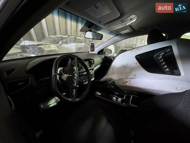 Хендай Ioniq, объемом двигателя 0 л и пробегом 90 тыс. км за 8500 $, фото 4 на Automoto.ua