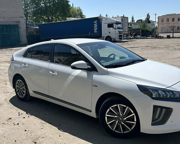 Хендай Ioniq, объемом двигателя 0 л и пробегом 40 тыс. км за 21000 $, фото 24 на Automoto.ua