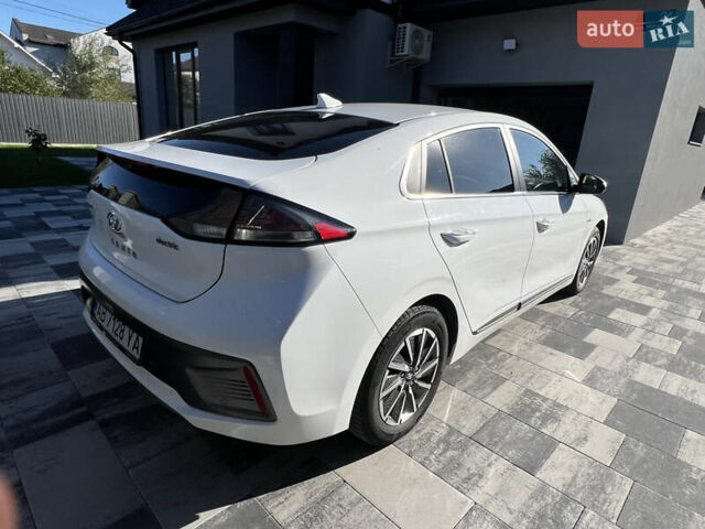 Хендай Ioniq, объемом двигателя 0 л и пробегом 148 тыс. км за 14900 $, фото 5 на Automoto.ua