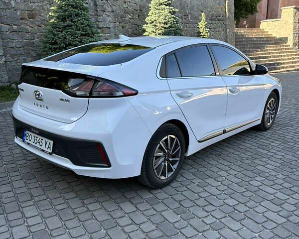 Хендай Ioniq, объемом двигателя 0 л и пробегом 34 тыс. км за 20900 $, фото 5 на Automoto.ua