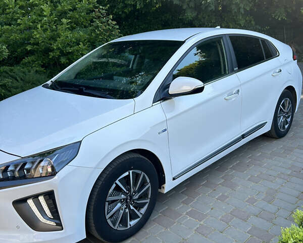 Хендай Ioniq, объемом двигателя 0 л и пробегом 40 тыс. км за 21000 $, фото 1 на Automoto.ua