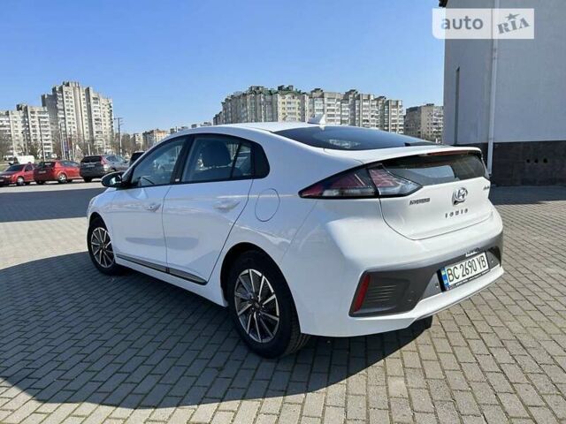 Хендай Ioniq, объемом двигателя 0 л и пробегом 29 тыс. км за 19300 $, фото 4 на Automoto.ua