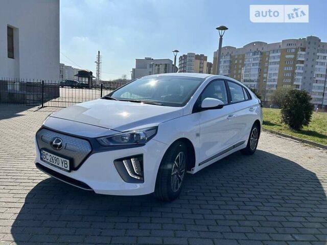 Хендай Ioniq, объемом двигателя 0 л и пробегом 29 тыс. км за 19300 $, фото 2 на Automoto.ua