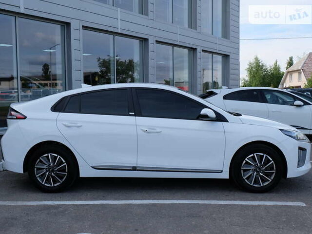 Хендай Ioniq, объемом двигателя 0 л и пробегом 29 тыс. км за 19000 $, фото 3 на Automoto.ua