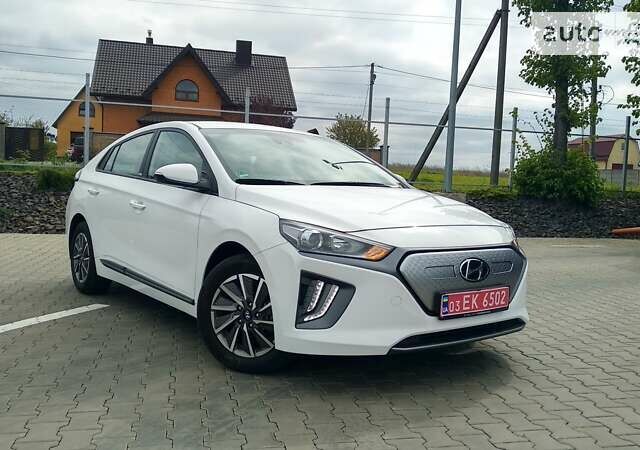 Хендай Ioniq, объемом двигателя 0 л и пробегом 24 тыс. км за 17150 $, фото 2 на Automoto.ua