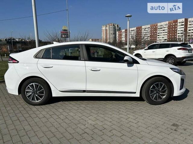 Хендай Ioniq, об'ємом двигуна 0 л та пробігом 29 тис. км за 19500 $, фото 7 на Automoto.ua