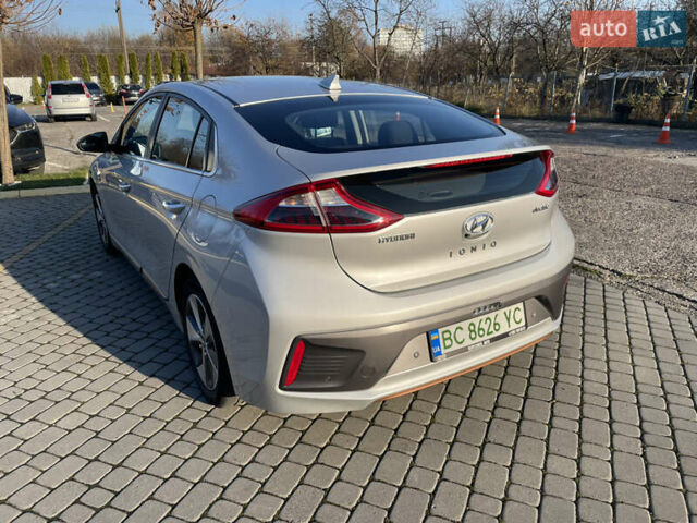 Серый Хендай Ioniq, объемом двигателя 0 л и пробегом 143 тыс. км за 11800 $, фото 2 на Automoto.ua