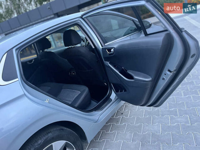 Серый Хендай Ioniq, объемом двигателя 0 л и пробегом 236 тыс. км за 11500 $, фото 53 на Automoto.ua