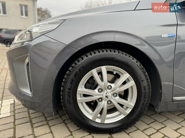 Серый Хендай Ioniq, объемом двигателя 1.58 л и пробегом 217 тыс. км за 14100 $, фото 11 на Automoto.ua