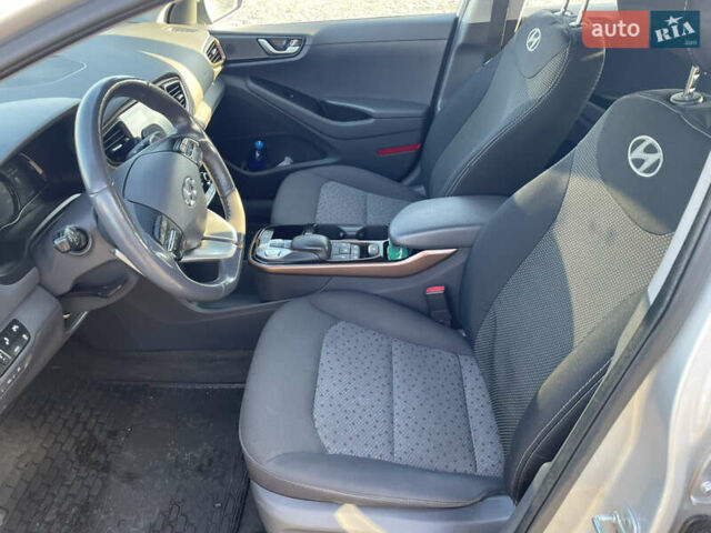 Серый Хендай Ioniq, объемом двигателя 0 л и пробегом 143 тыс. км за 11800 $, фото 9 на Automoto.ua