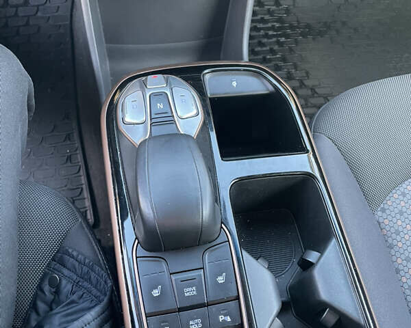 Серый Хендай Ioniq, объемом двигателя 0 л и пробегом 143 тыс. км за 11800 $, фото 13 на Automoto.ua