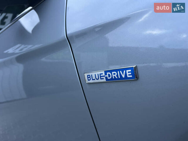 Серый Хендай Ioniq, объемом двигателя 0 л и пробегом 236 тыс. км за 11500 $, фото 6 на Automoto.ua