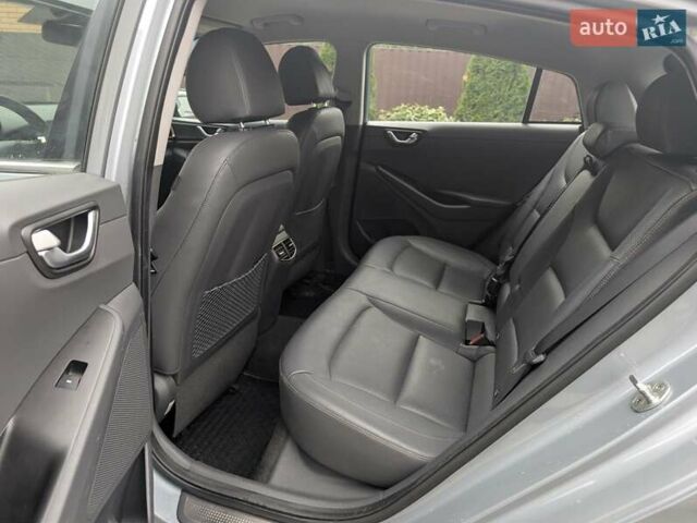 Сірий Хендай Ioniq, об'ємом двигуна 0 л та пробігом 129 тис. км за 12999 $, фото 19 на Automoto.ua