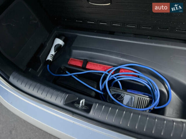Серый Хендай Ioniq, объемом двигателя 0 л и пробегом 236 тыс. км за 10500 $, фото 38 на Automoto.ua