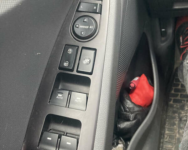 Серый Хендай Ioniq, объемом двигателя 0 л и пробегом 125 тыс. км за 12000 $, фото 5 на Automoto.ua