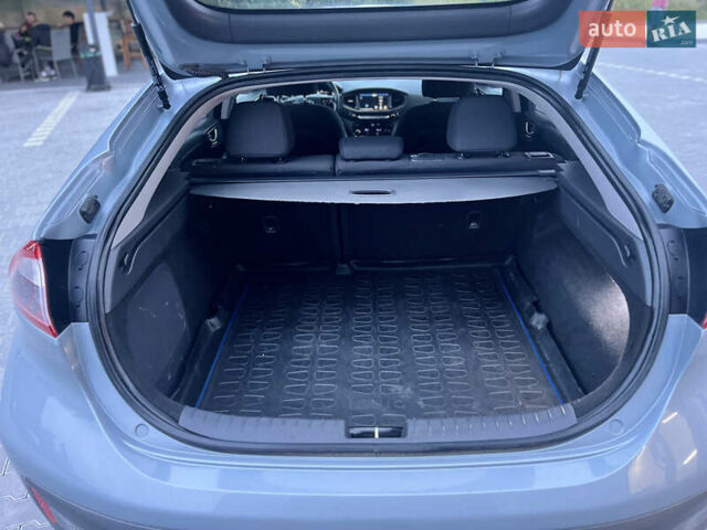 Серый Хендай Ioniq, объемом двигателя 0 л и пробегом 236 тыс. км за 11500 $, фото 50 на Automoto.ua