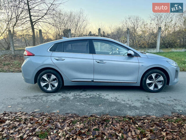 Серый Хендай Ioniq, объемом двигателя 0 л и пробегом 236 тыс. км за 10500 $, фото 18 на Automoto.ua