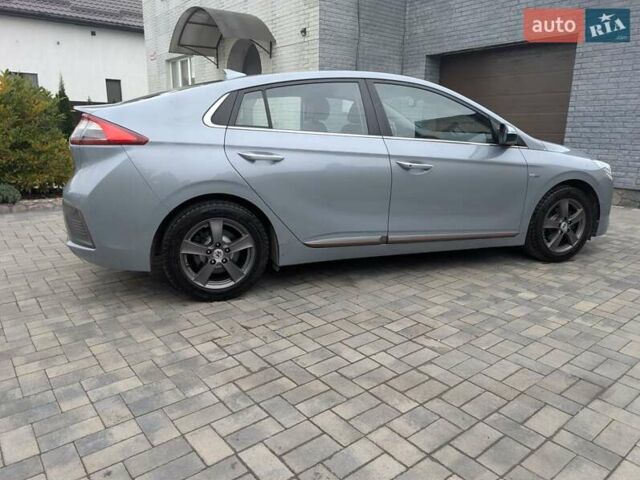 Сірий Хендай Ioniq, об'ємом двигуна 0 л та пробігом 129 тис. км за 12999 $, фото 9 на Automoto.ua