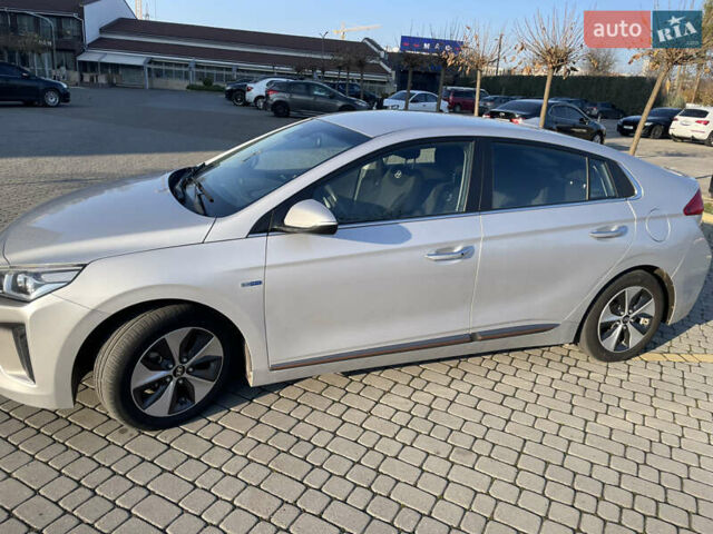 Серый Хендай Ioniq, объемом двигателя 0 л и пробегом 143 тыс. км за 11800 $, фото 3 на Automoto.ua