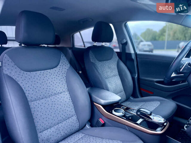 Серый Хендай Ioniq, объемом двигателя 0 л и пробегом 236 тыс. км за 11500 $, фото 56 на Automoto.ua