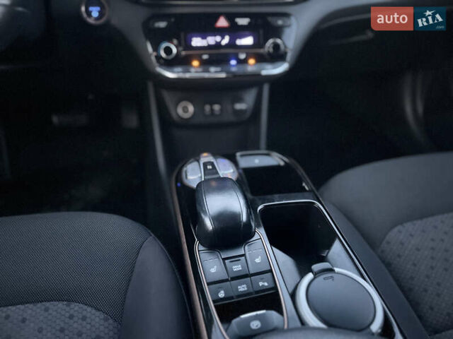 Серый Хендай Ioniq, объемом двигателя 0 л и пробегом 236 тыс. км за 10500 $, фото 46 на Automoto.ua